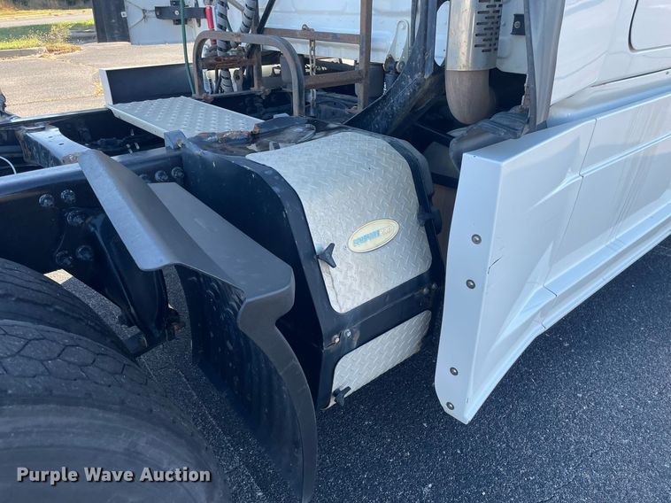 image for item GG9760 2016 Freightliner Cascadia Evolution 125  semi truck