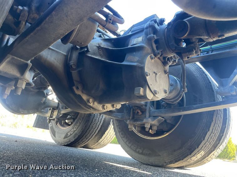 image for item GG9760 2016 Freightliner Cascadia Evolution 125  semi truck