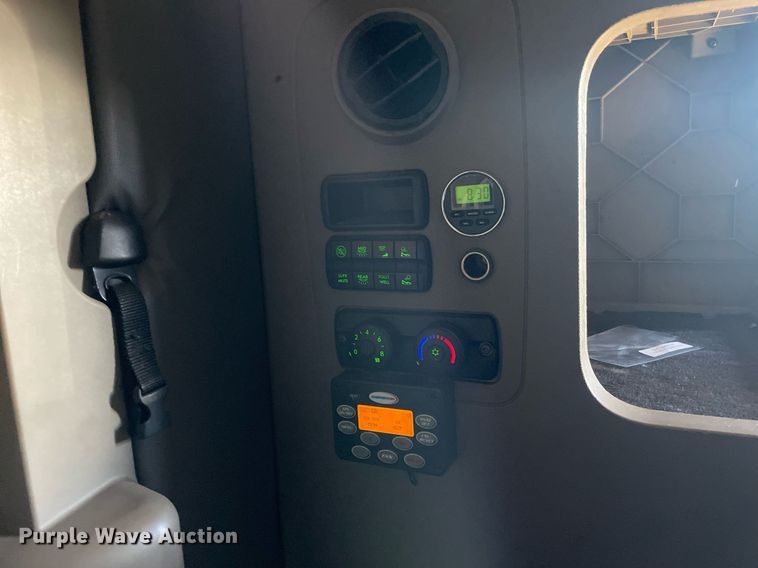 image for item GG9760 2016 Freightliner Cascadia Evolution 125  semi truck