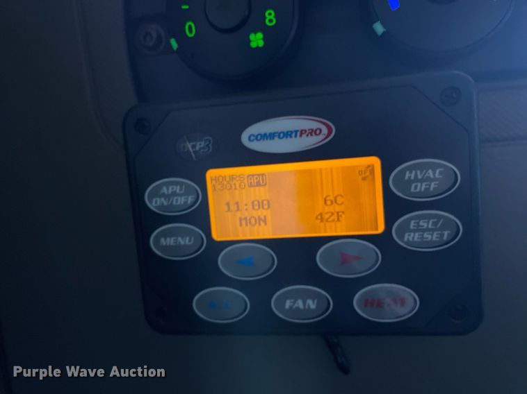 image for item GG9760 2016 Freightliner Cascadia Evolution 125  semi truck