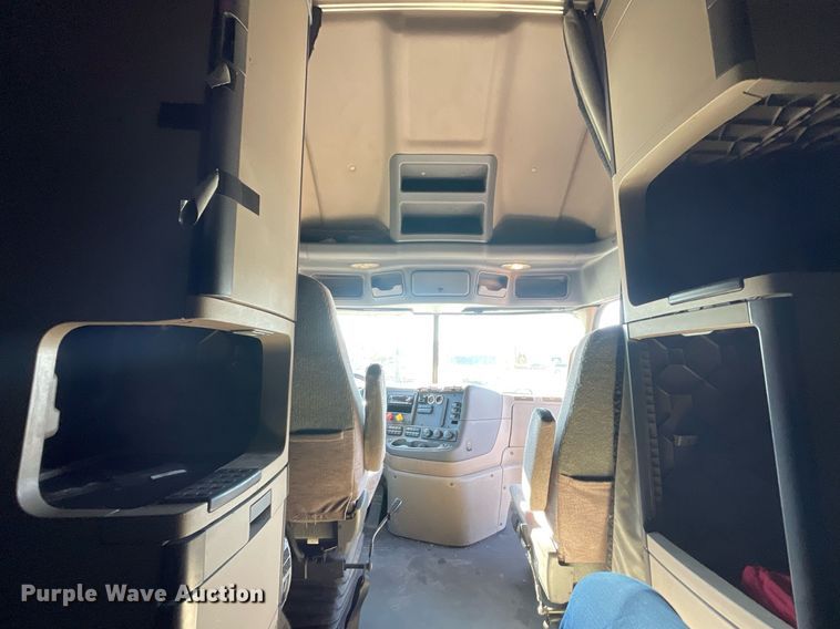 image for item GG9760 2016 Freightliner Cascadia Evolution 125  semi truck