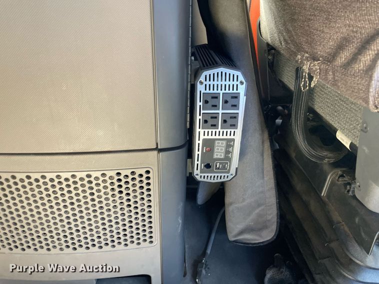 image for item GG9760 2016 Freightliner Cascadia Evolution 125  semi truck