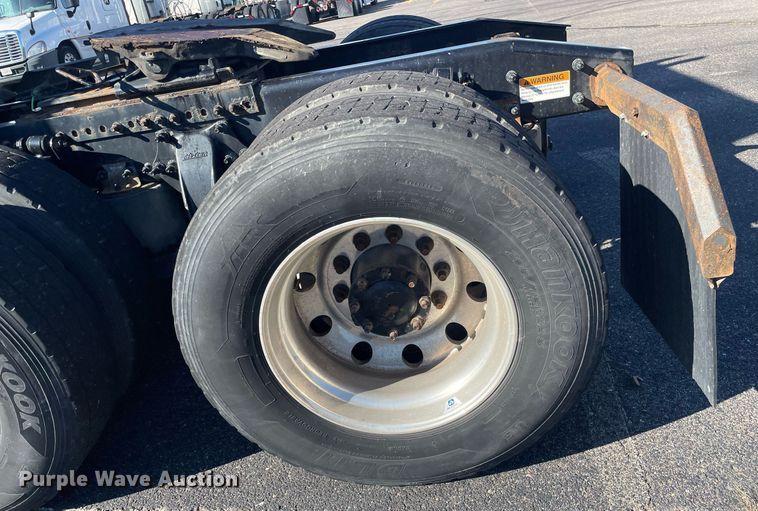 image for item GG9760 2016 Freightliner Cascadia Evolution 125  semi truck