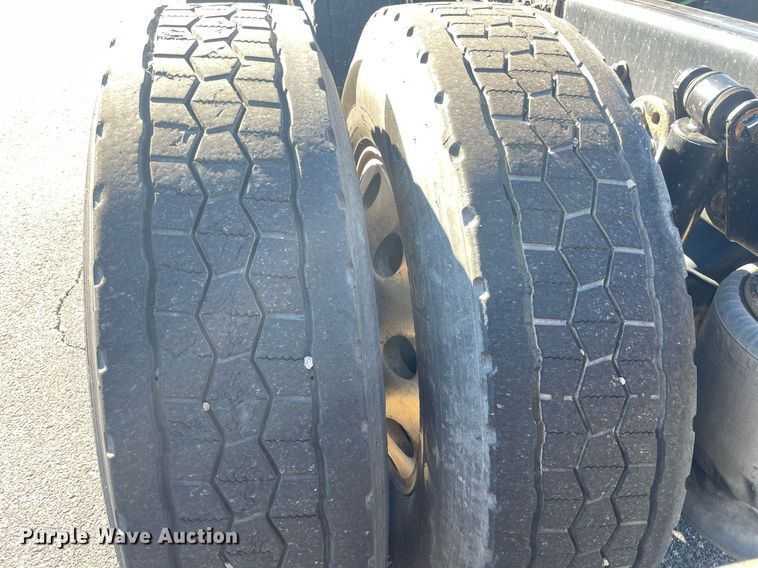 image for item GG9760 2016 Freightliner Cascadia Evolution 125  semi truck