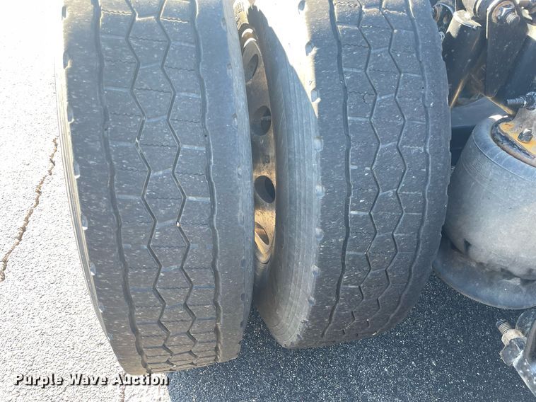 image for item GG9760 2016 Freightliner Cascadia Evolution 125  semi truck