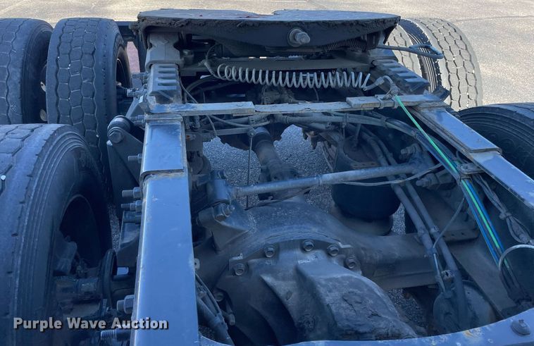 image for item GG9761 2018 Freightliner Cascadia 126  semi truck