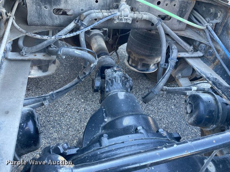 image for item GG9761 2018 Freightliner Cascadia 126  semi truck