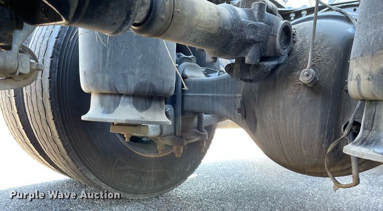 image for item GG9761 2018 Freightliner Cascadia 126  semi truck