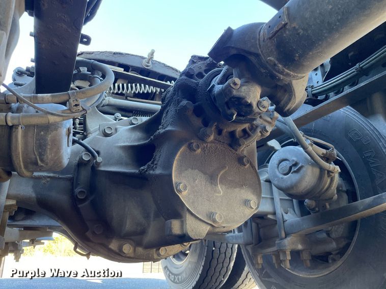 image for item GG9761 2018 Freightliner Cascadia 126  semi truck