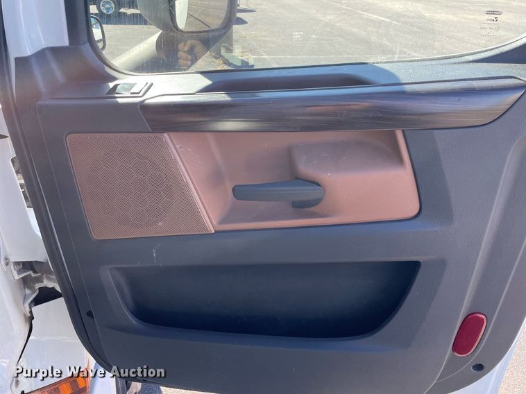 image for item GG9761 2018 Freightliner Cascadia 126  semi truck