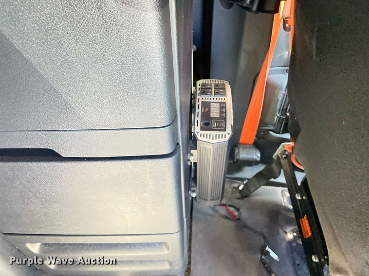 image for item GG9761 2018 Freightliner Cascadia 126  semi truck