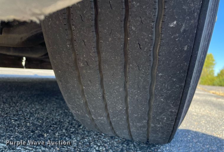 image for item GG9761 2018 Freightliner Cascadia 126  semi truck