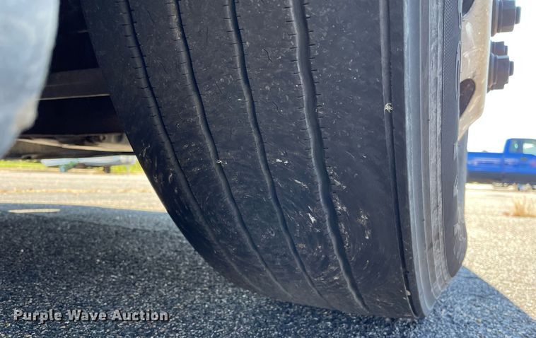 image for item GG9761 2018 Freightliner Cascadia 126  semi truck