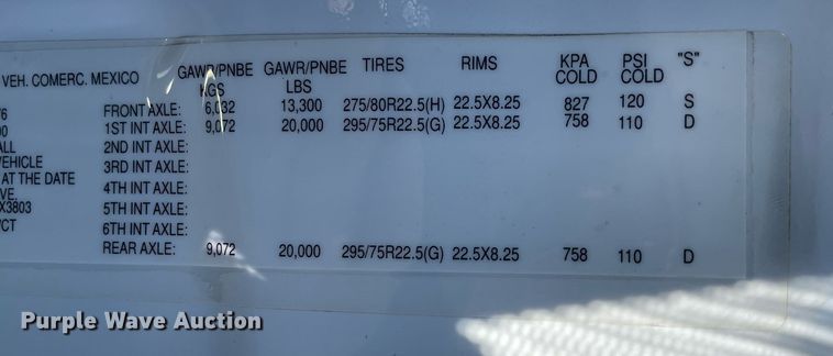 image for item GG9761 2018 Freightliner Cascadia 126  semi truck