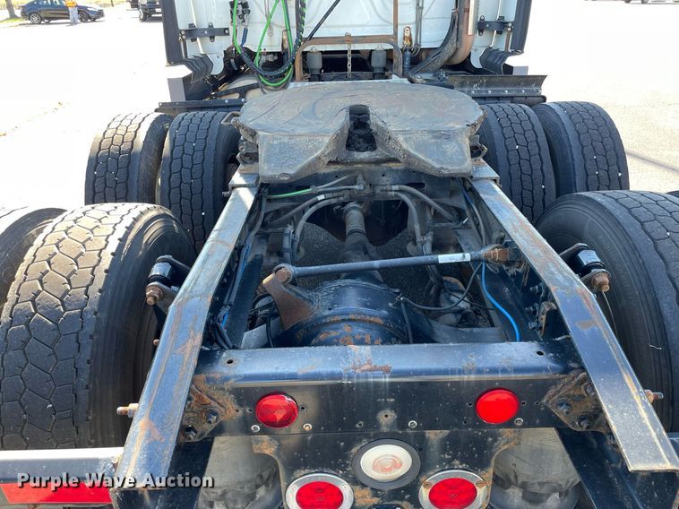 image for item GG9762 2015 Freightliner Cascadia Evolution 125  semi truck