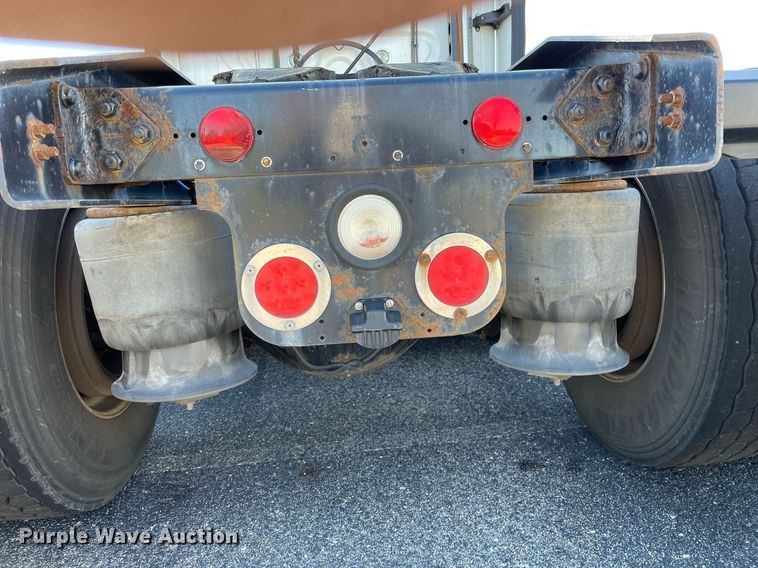 image for item GG9762 2015 Freightliner Cascadia Evolution 125  semi truck