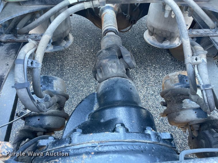 image for item GG9762 2015 Freightliner Cascadia Evolution 125  semi truck