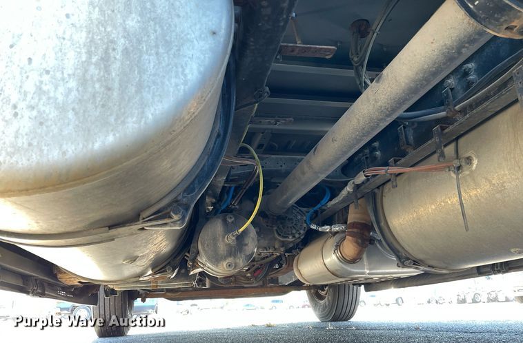 image for item GG9762 2015 Freightliner Cascadia Evolution 125  semi truck