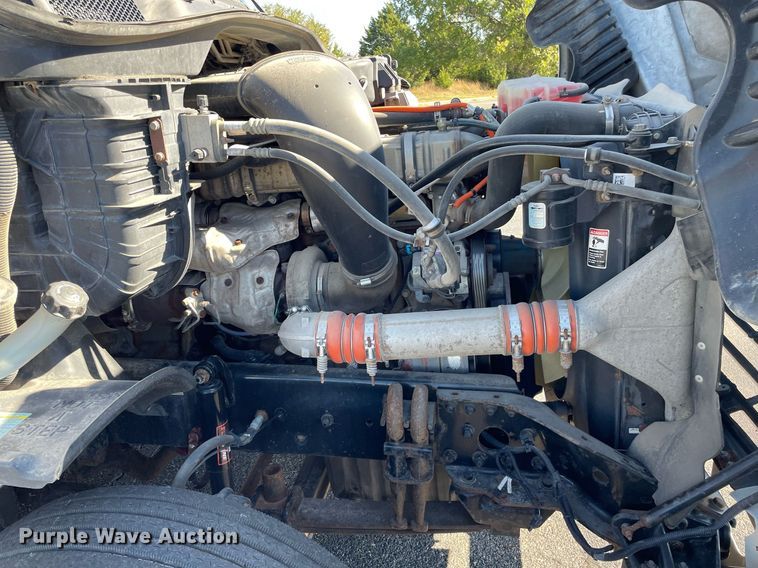 image for item GG9762 2015 Freightliner Cascadia Evolution 125  semi truck