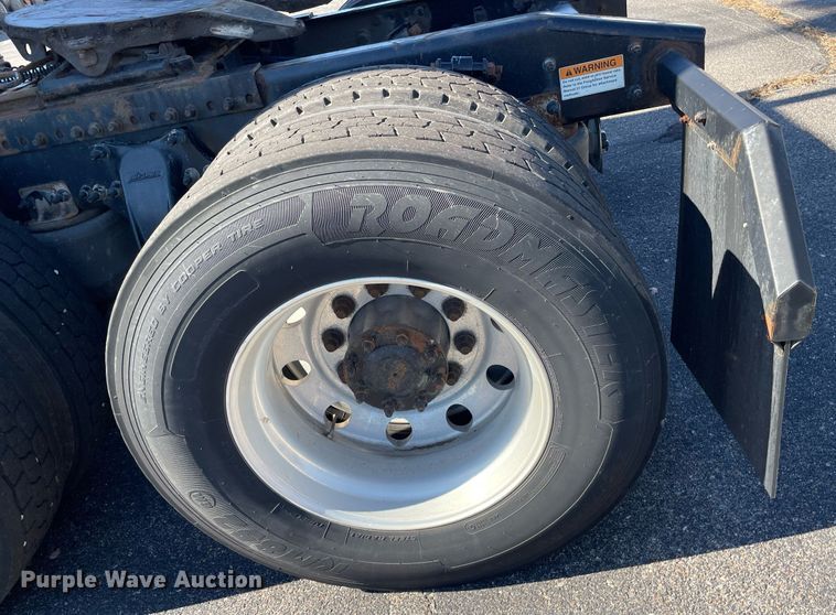 image for item GG9762 2015 Freightliner Cascadia Evolution 125  semi truck