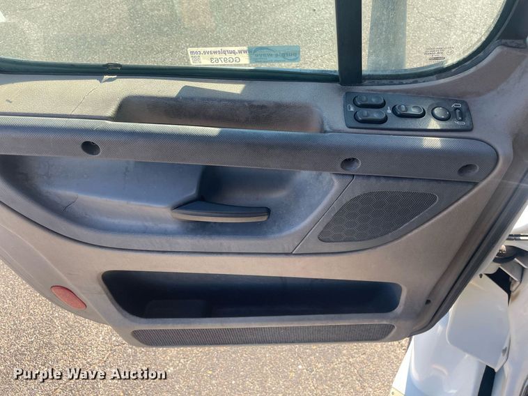 image for item GG9763 2017 Freightliner Cascadia Evolution 125  semi truck