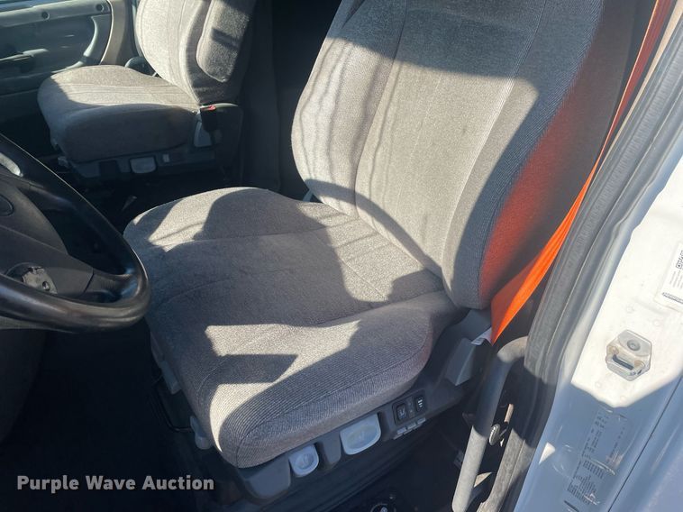 image for item GG9763 2017 Freightliner Cascadia Evolution 125  semi truck