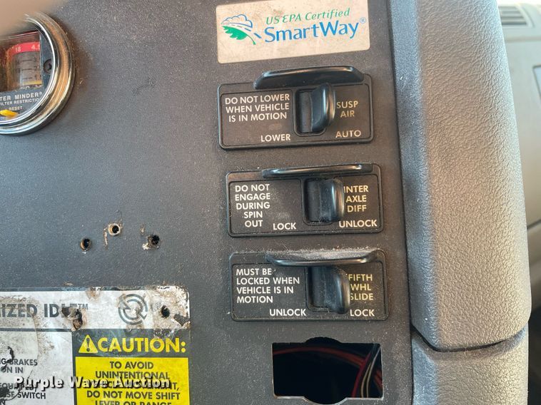 image for item GG9763 2017 Freightliner Cascadia Evolution 125  semi truck