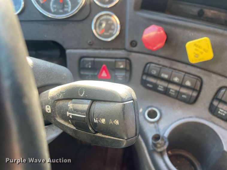 image for item GG9763 2017 Freightliner Cascadia Evolution 125  semi truck