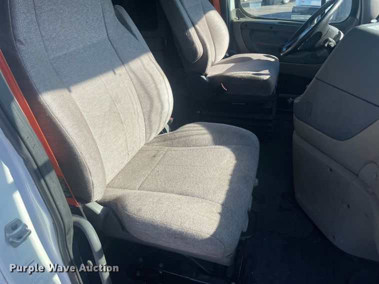 image for item GG9763 2017 Freightliner Cascadia Evolution 125  semi truck