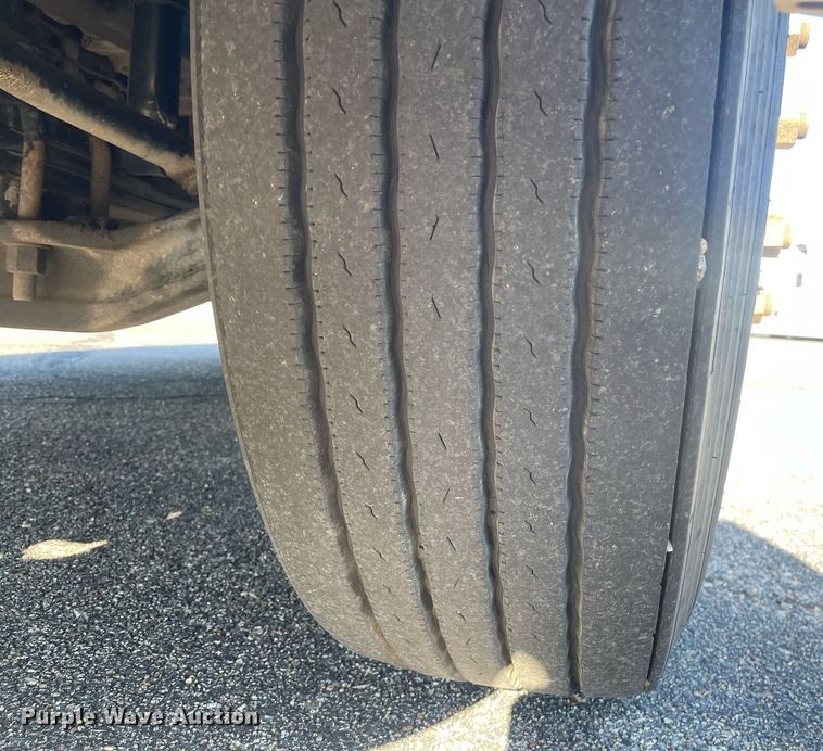 image for item GG9763 2017 Freightliner Cascadia Evolution 125  semi truck