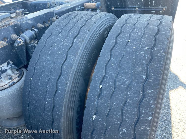 image for item GG9763 2017 Freightliner Cascadia Evolution 125  semi truck