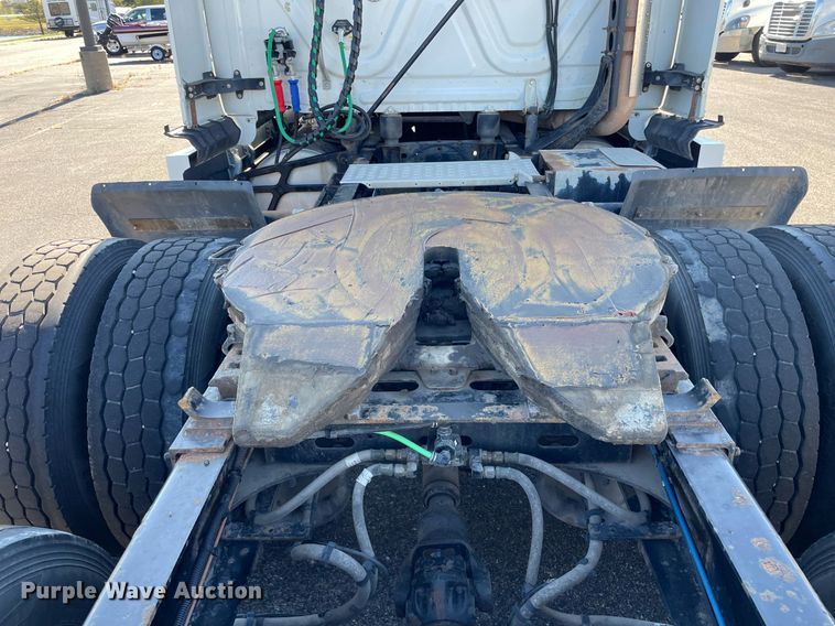 image for item GG9764 2016 Freightliner Cascadia Evolution 125  semi truck