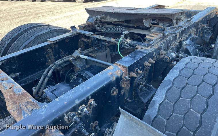 image for item GG9764 2016 Freightliner Cascadia Evolution 125  semi truck