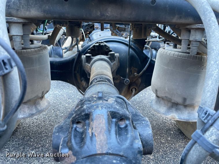 image for item GG9764 2016 Freightliner Cascadia Evolution 125  semi truck