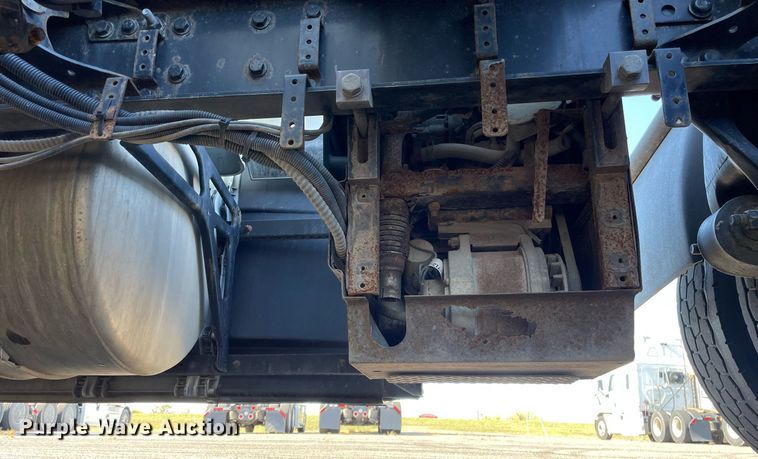 image for item GG9764 2016 Freightliner Cascadia Evolution 125  semi truck