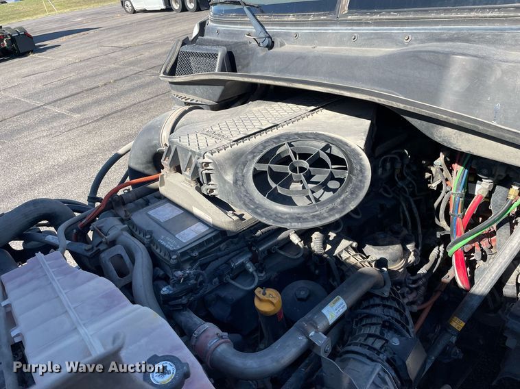 image for item GG9764 2016 Freightliner Cascadia Evolution 125  semi truck