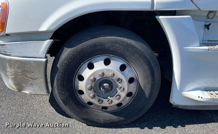 image for item GG9764 2016 Freightliner Cascadia Evolution 125  semi truck