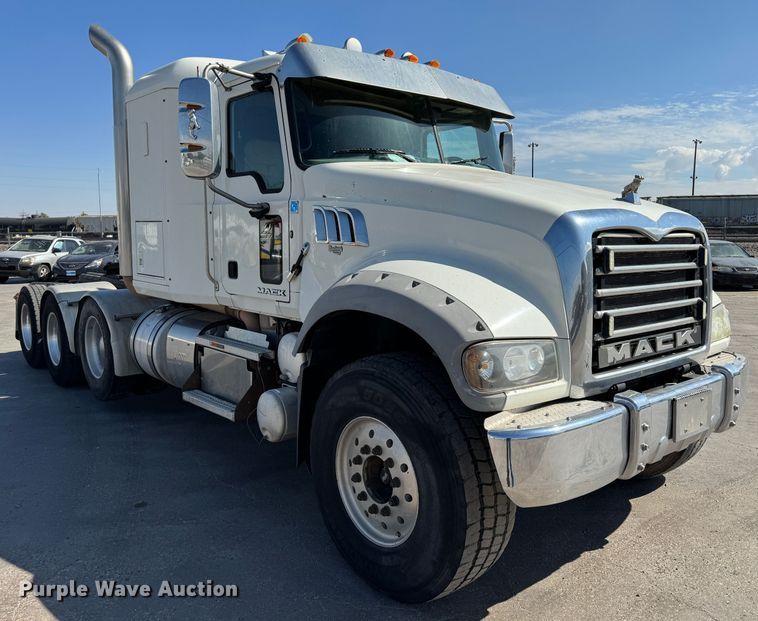 image for item GQ9218 2012 Mack GU700  semi truck