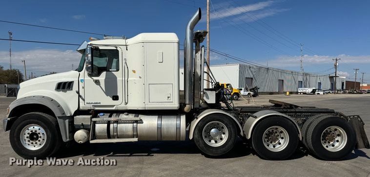 image for item GQ9218 2012 Mack GU700  semi truck