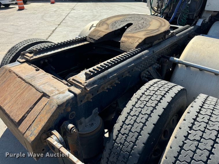 image for item GQ9218 2012 Mack GU700  semi truck