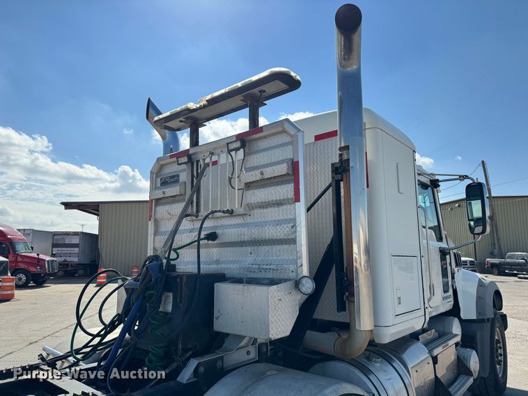 image for item GQ9218 2012 Mack GU700  semi truck