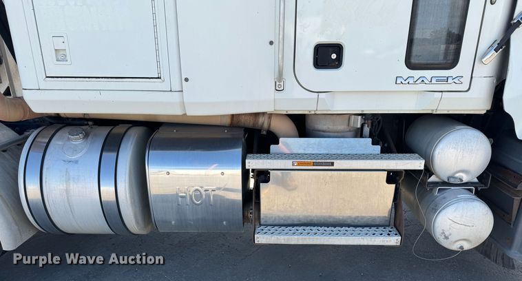 image for item GQ9218 2012 Mack GU700  semi truck