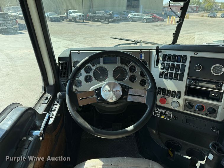 image for item GQ9218 2012 Mack GU700  semi truck