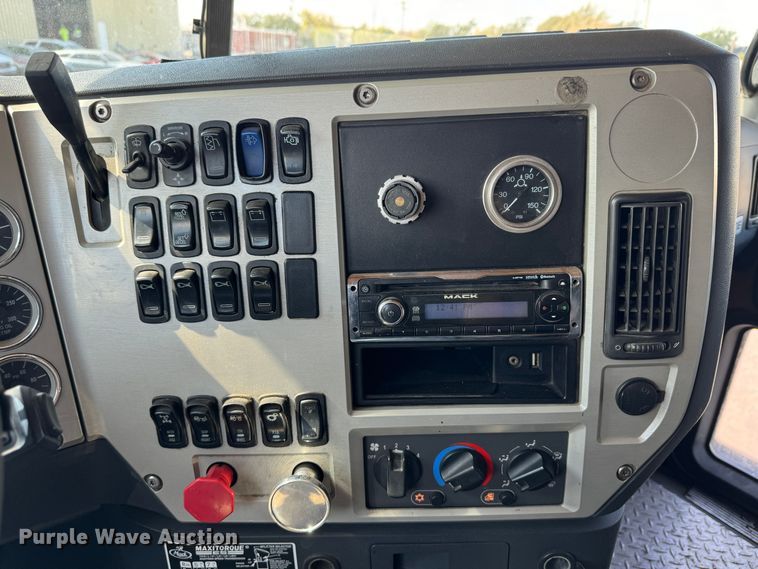 image for item GQ9218 2012 Mack GU700  semi truck