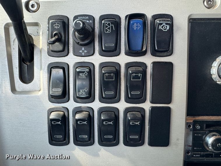 image for item GQ9218 2012 Mack GU700  semi truck