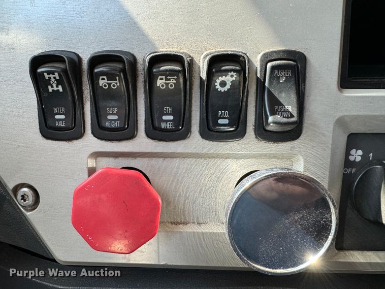 image for item GQ9218 2012 Mack GU700  semi truck