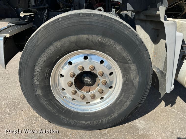 image for item GQ9218 2012 Mack GU700  semi truck