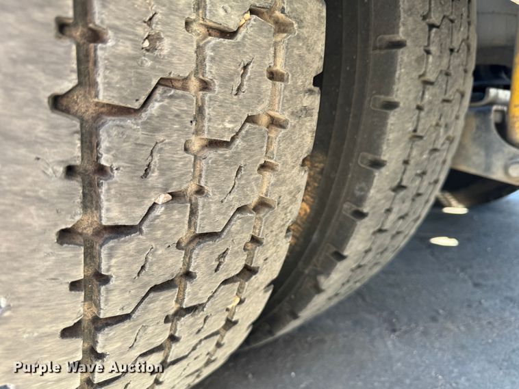 image for item GQ9218 2012 Mack GU700  semi truck