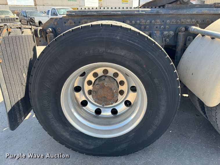 image for item GQ9218 2012 Mack GU700  semi truck