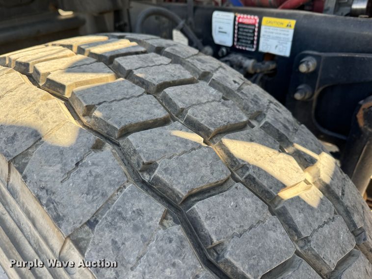 image for item GQ9218 2012 Mack GU700  semi truck